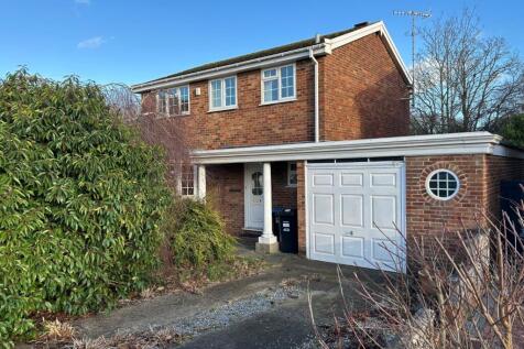Horley, RH6 - property photo