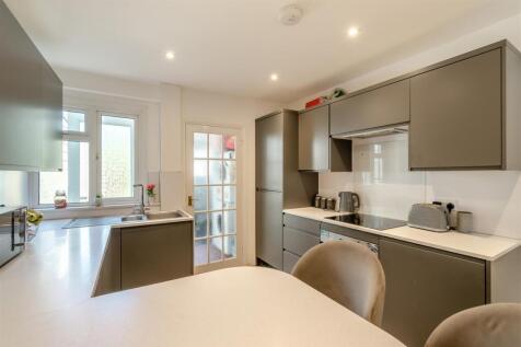 8699520-interior11.jpg