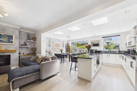 Open Plan Ktichen/Dining/Living Area