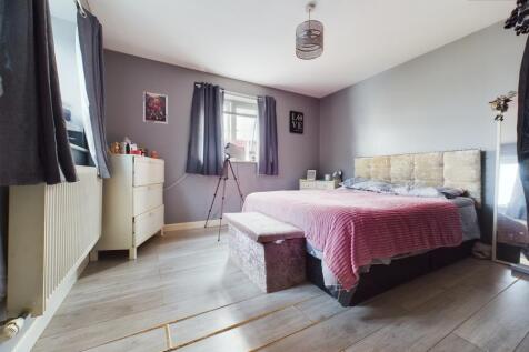 Bungalow - Master Bedroom