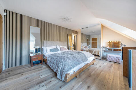 1374475-40-6904e2...