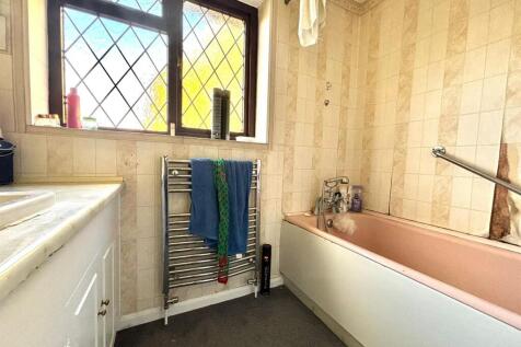 Family Bathroom.jpeg