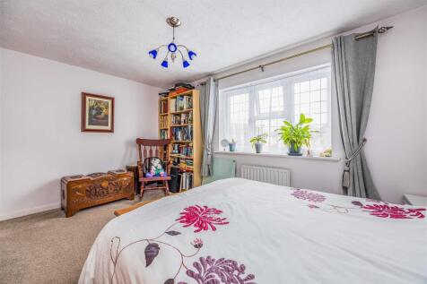 8 Topaz Grove, Waterlooville-Small-PorticoMarketin