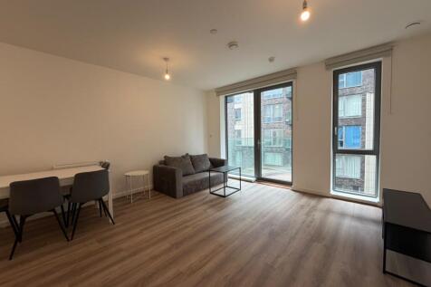 Cosmos Apartments, High Road, Wembley, Brent photo 4