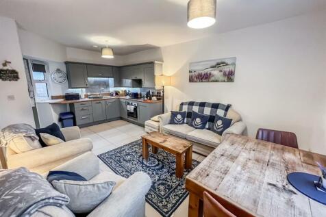 Open Plan Living Room &amp; Kitchen