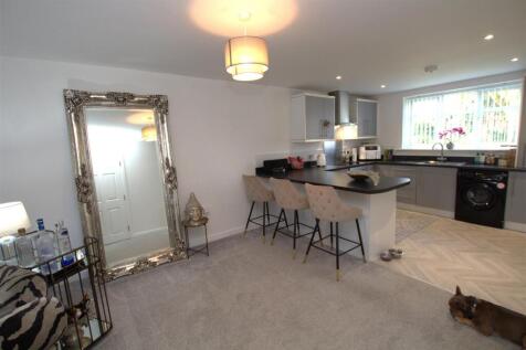 Dixons Bank, Marton-In-Cleveland, Middlesbrough photo 4