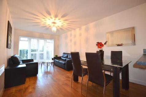Lounge/Dining Area