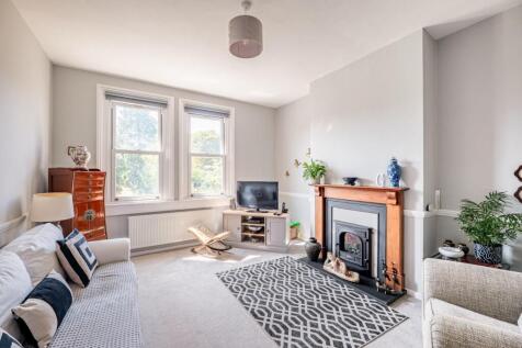 Flat 4 78 Lower Oldfield Park BA2 3HP-13.jpg