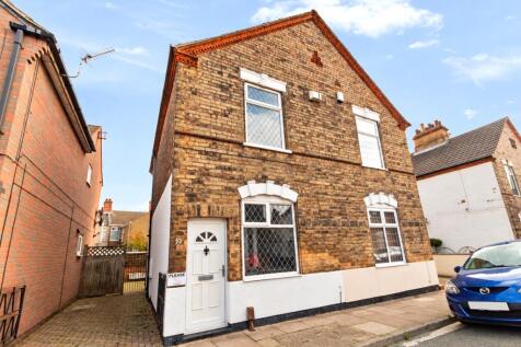2-bed semi-detached on Mill Place, Cleethorpes, Lincolnshire, DN35, £750/mo