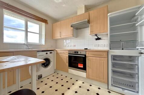 Bampton Court, Hursley Road, Chandler's Ford, SO53 photo 4
