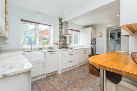 Kitchen/Breakfast...