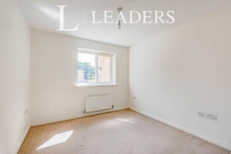 The Alders, RH14 photo 4