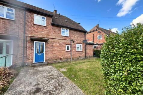 Newbury, RG14 - property photo