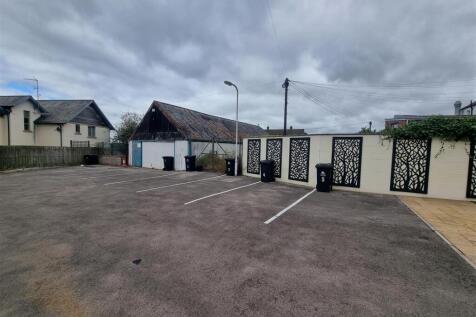 98 High Street, Cinderford photo 3