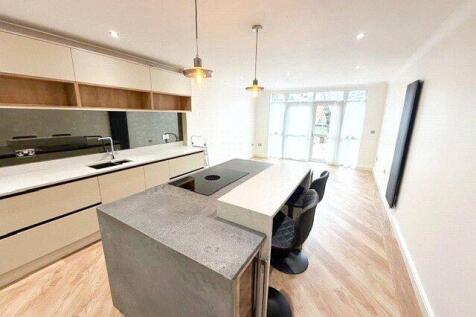 Dundreggan Gardens, Didsbury, Manchester, M20 photo 3