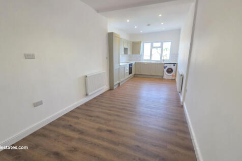 4 bed flat to rent East Barnet Road, New Barnet E