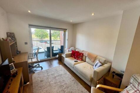 Ladybridge Road, Cheadle Hulme, Cheadle photo 4