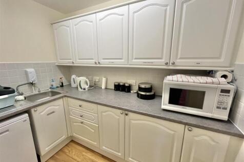 Main Reception, Residents Lounge/Kitchen &amp; Laundry