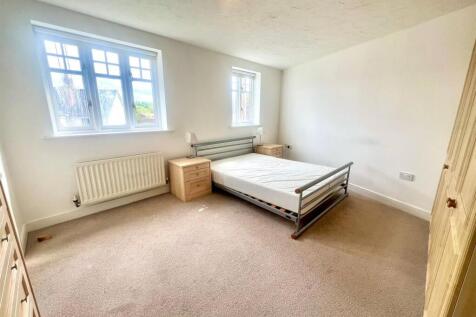 15 Bewick Court, Compton photo 5