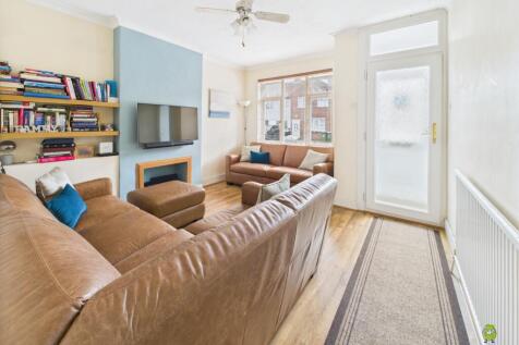 Presented by Clinton at EweMove Bexleyheath and Da