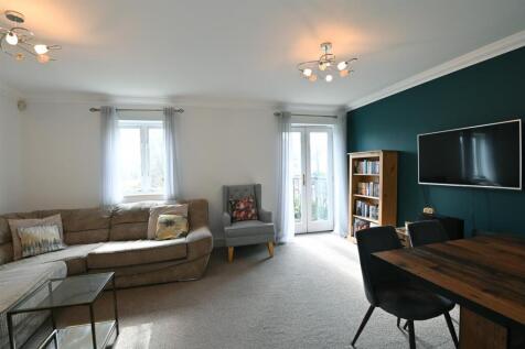 Balcony leading off reception room