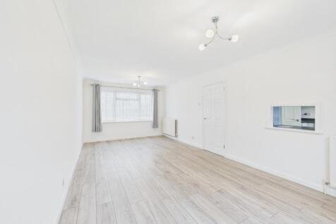 CAM02119G0-PR0502-STILL003