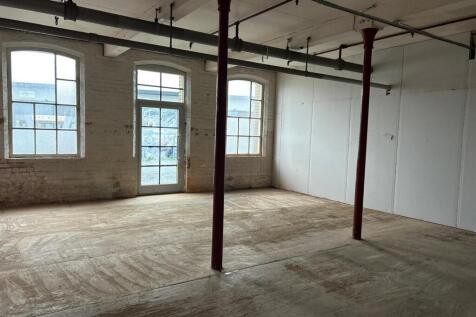 WhatsApp Image 2025-12-10 at 13.36.25 (32) (1).jpe