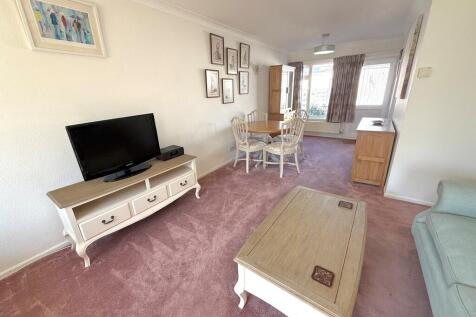 19 Eastergate Lou...