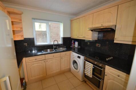 Hilders Farm Close, Crowborough photo 4