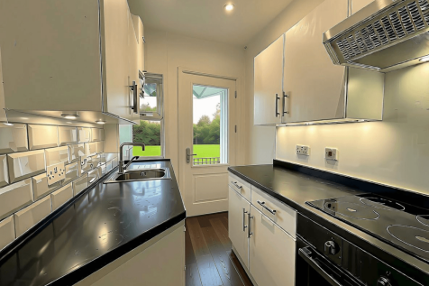 2 bed terraced house to rent Edward Road, London 