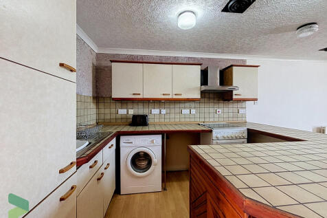First Floor Flat, Blackburn Road photo 5