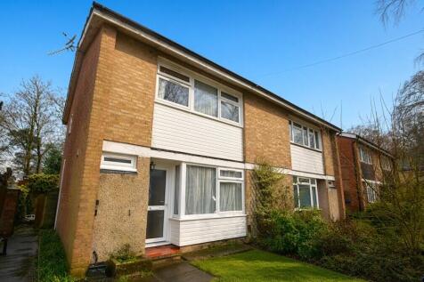 4-bed semi-detached on Cherrywood Avenue, Englefield Green, £2,350/mo