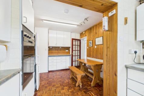 CAM01740G0-PR0442-STILL010