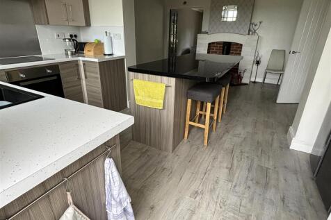 Dining kitchen