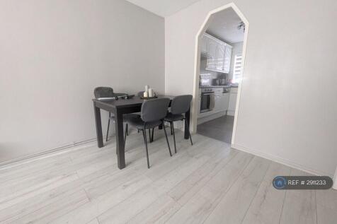 Mulberry Close, Broxbourne, EN10 photo 3