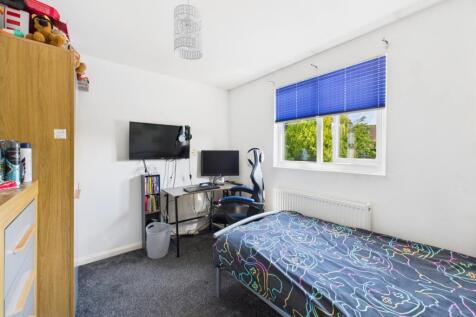 CAM03729G0-PR0042-STILL036