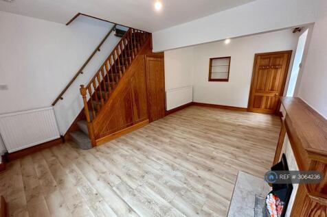 Taylor Hill, Barnsley, S75 photo 3