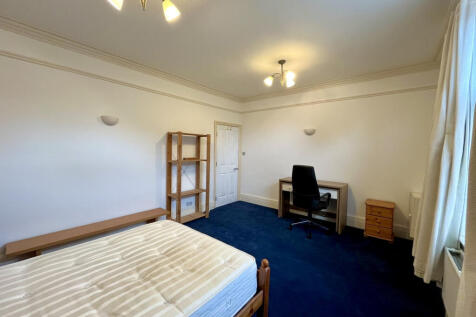 King Edwards Place, London, W3 photo 4