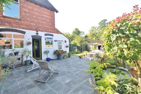 REAR GARDEN -