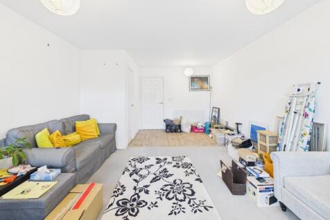 CAM05192G0-PR0179-STILL004