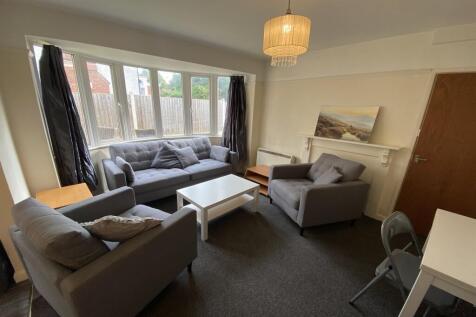 Charles Ave, Lenton Abbey, NG9 2SH photo 4