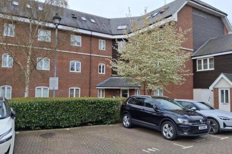 2 Bed Canalside Apartment