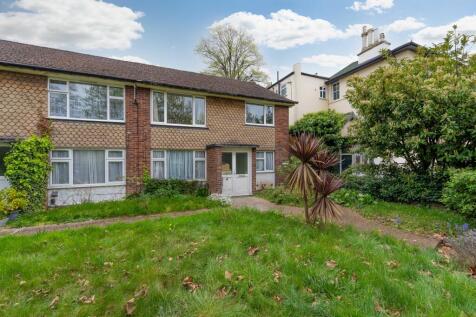 2 Ravenswood Gardens, Isleworth TW7 4JG