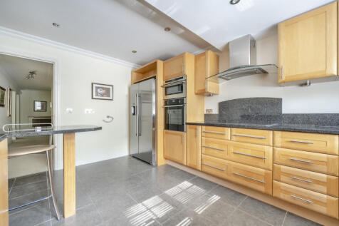 12-6814875f3c17a-...