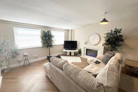 Eddisbury Square, Frodsham, Cheshire, WA6 photo 3