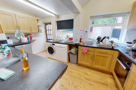3-bed house on Selly Hill Road, Selly Oak, Birmingham, B29 7DL, £585/mo