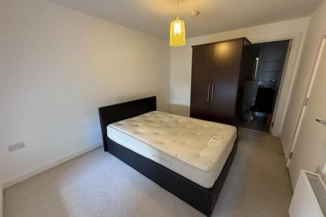 Manchester, M4 - property photo