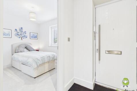 EweMove Estate Agents Basingstoke - Worting Road