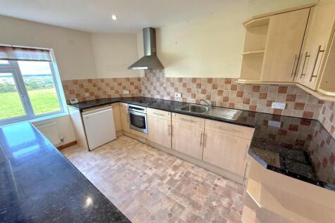 Kitchen 2.jpg