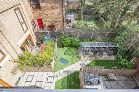 Forest Road, E11
